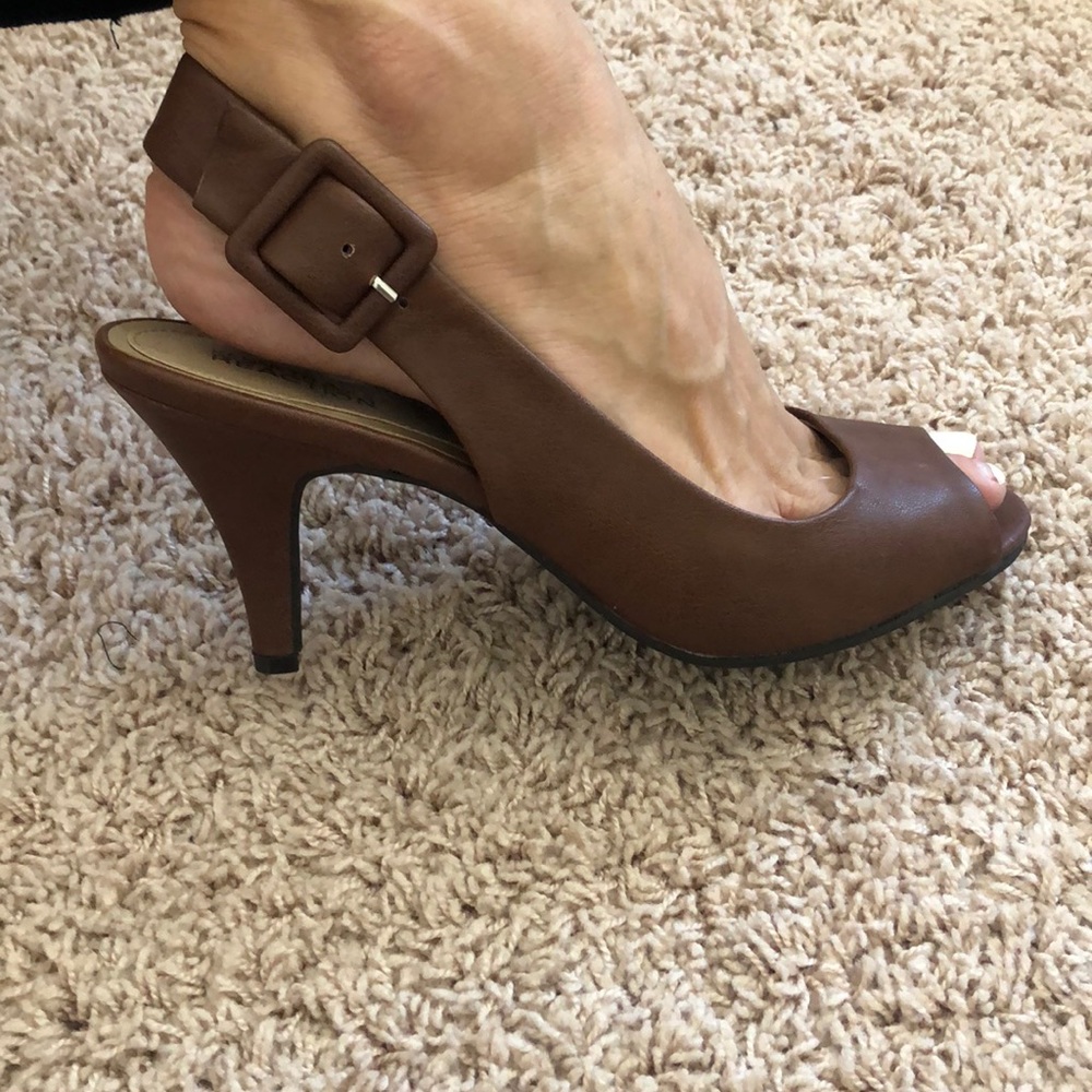 Kenneth Cole Reaction heels, never worn, size 10